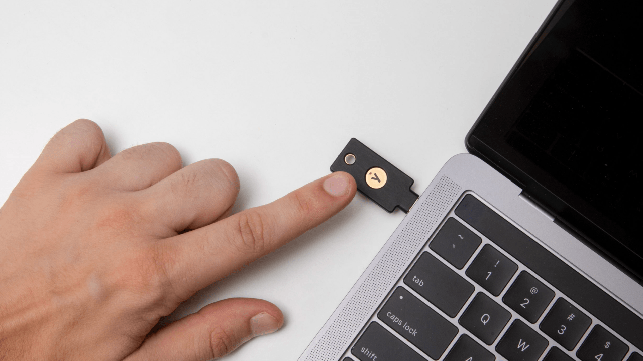 Will Yubikey Work with USB-C to Lightning Adapter? - Password Manager -  Bitwarden Community Forums