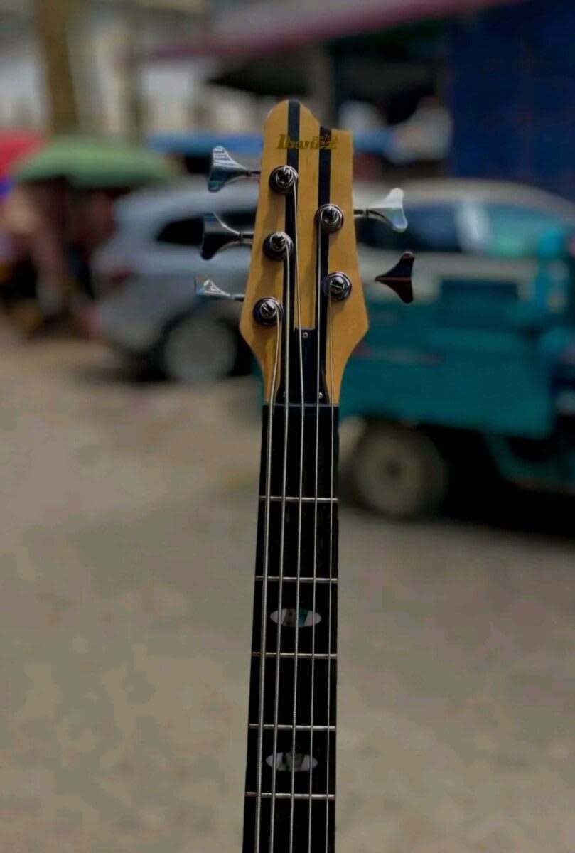 Ibanez SR Series Active 5-String Bass Guitar – Slim Neck & 3-Band EQ