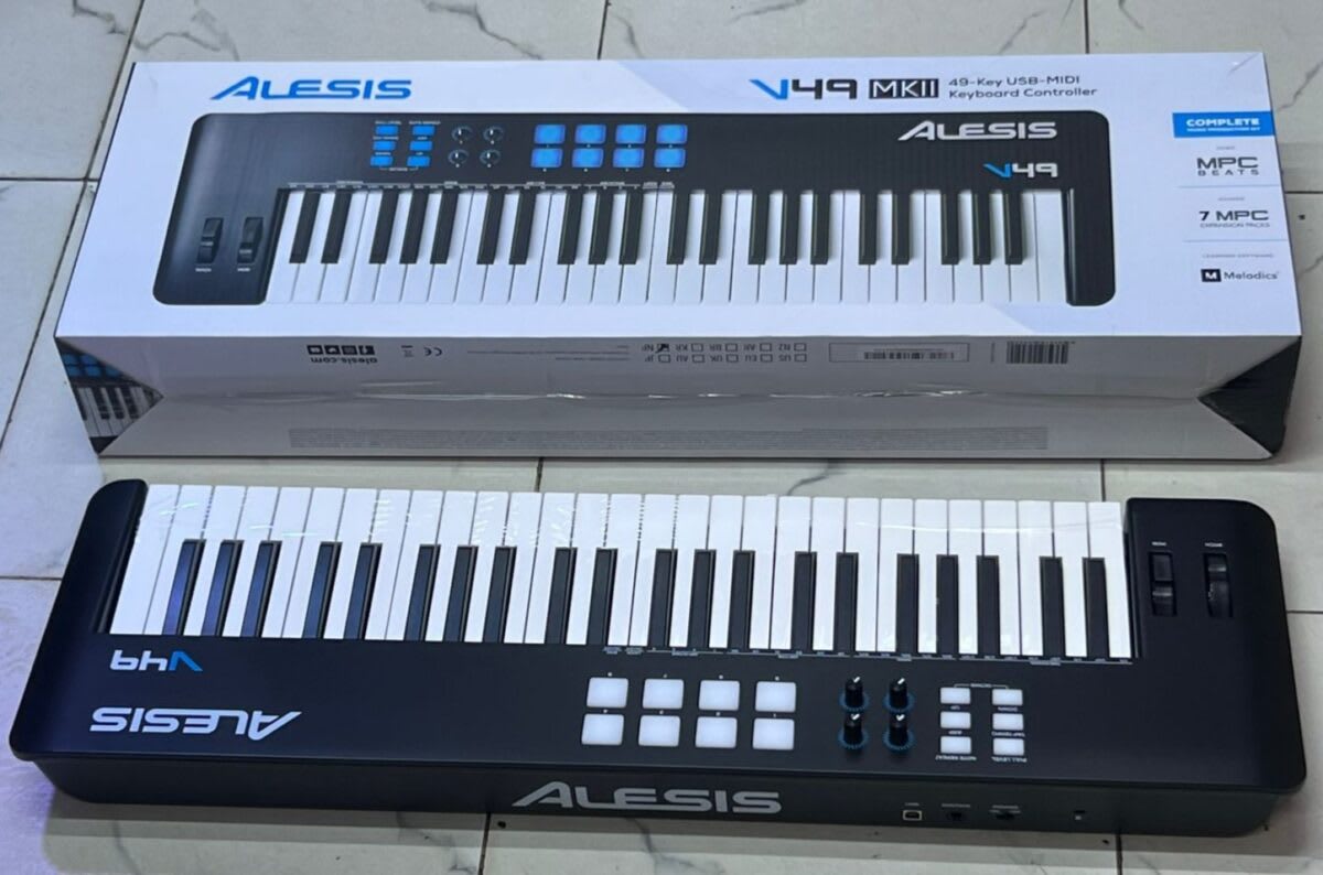 Alesis V25 MKII | 25-Key USB MIDI Keyboard Controller & Pad Station