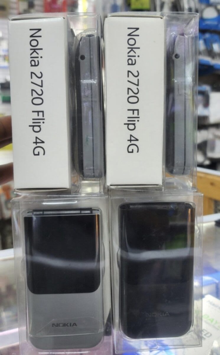 Nokia 2720 Flip phones