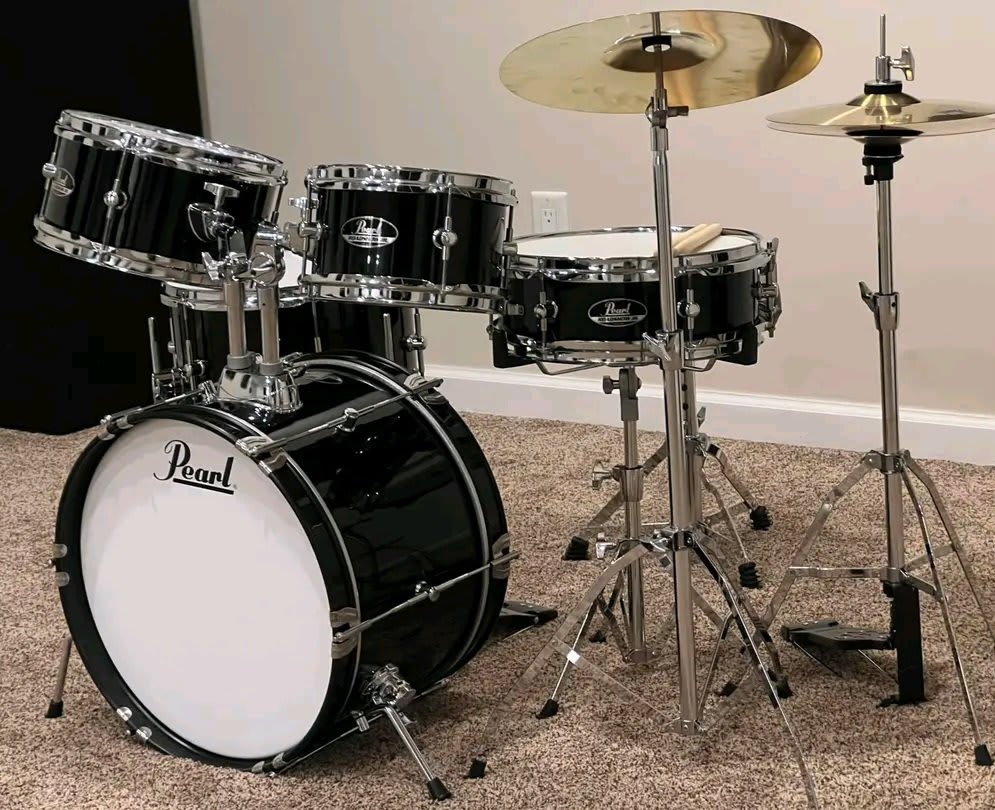 Pearl 5 Piece Drum Set