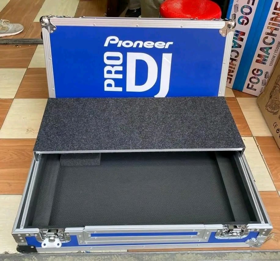 Professional Pioneer Rev 5 dj machine carrying case with slider