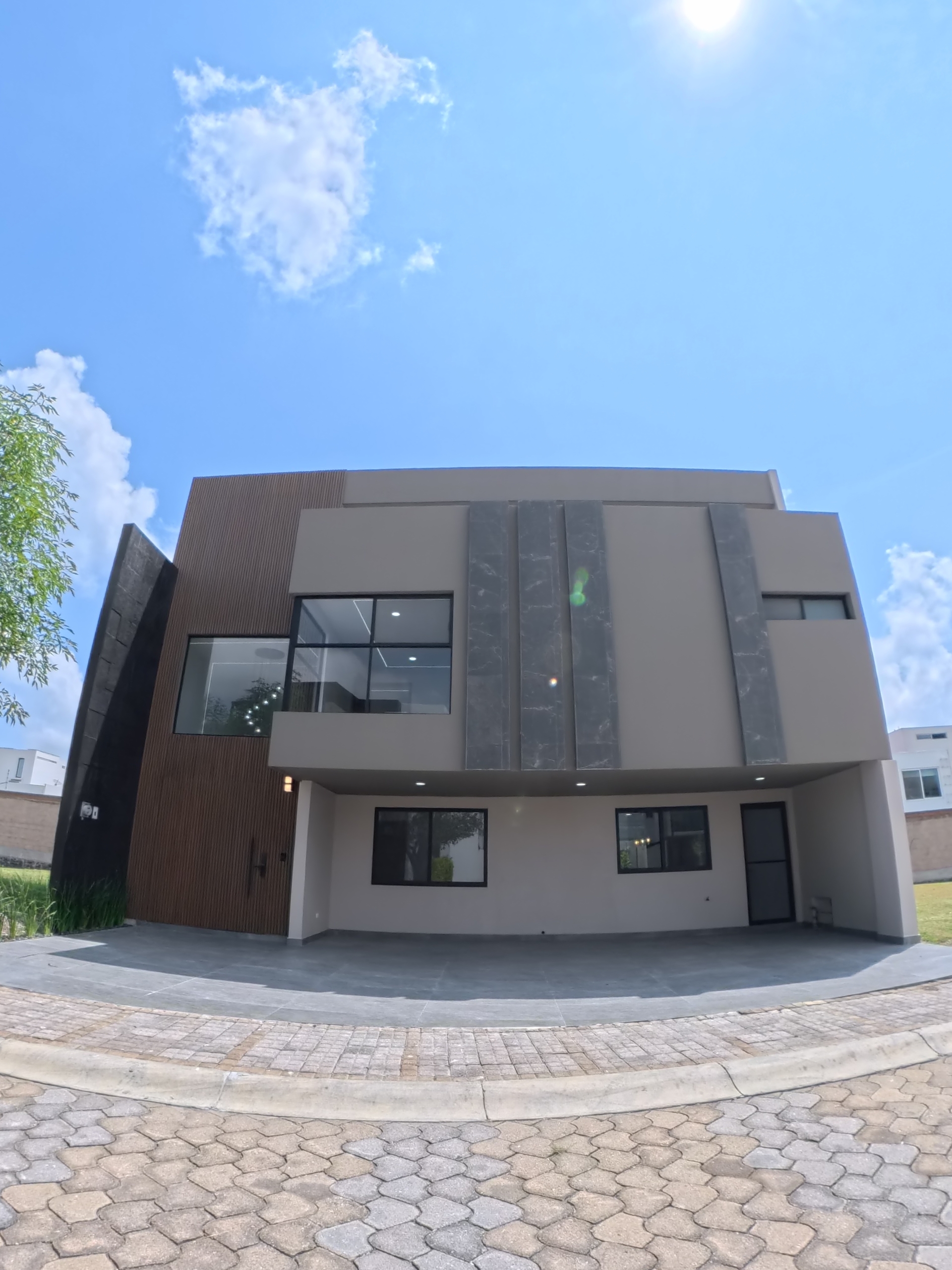 Fachada de DUBLÍN 35, Lomas de angelópolis, puebla — recorrido 360°