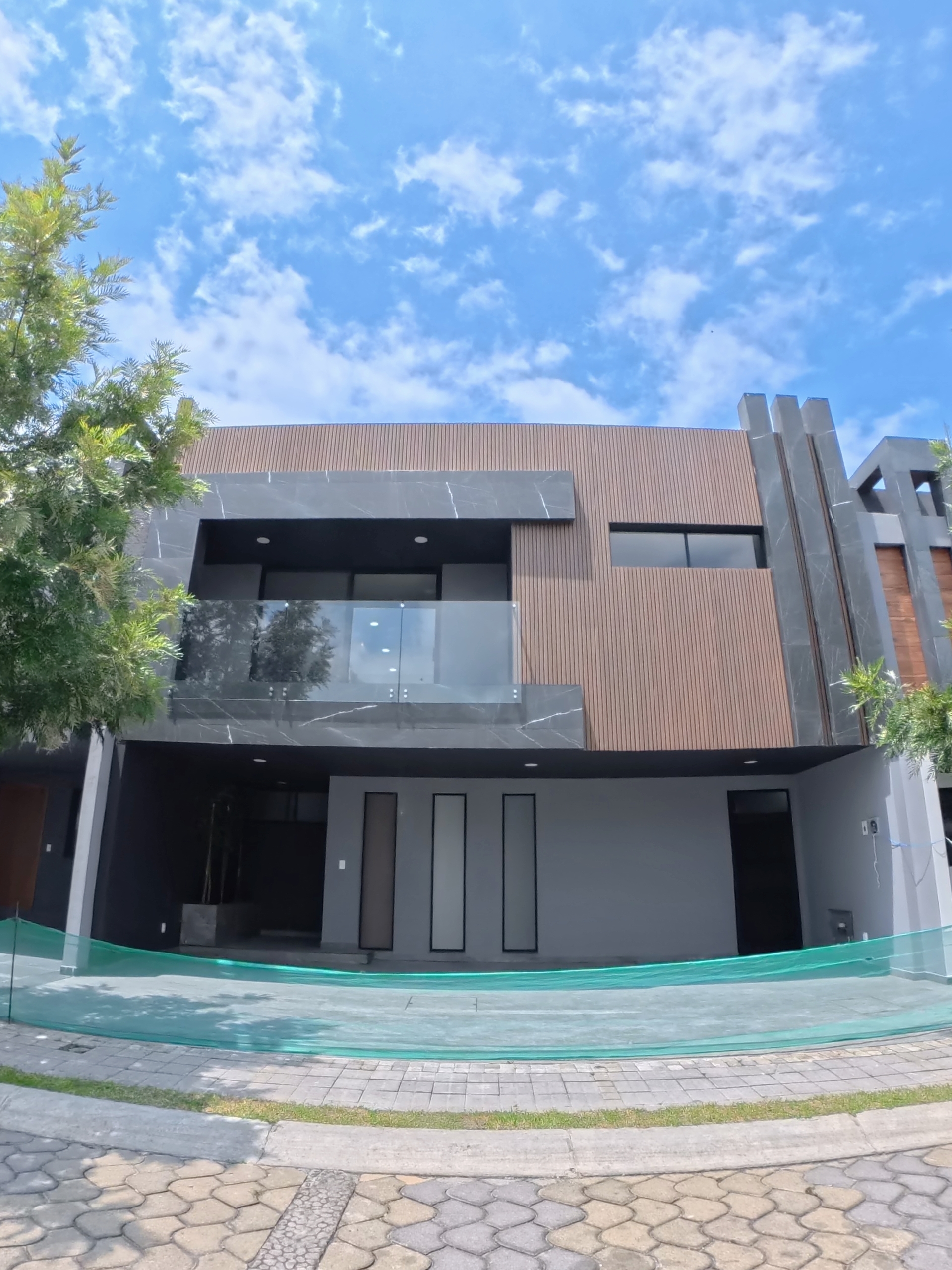 Fachada de NAVIDAD 14, Lomas de angelópolis, Puebla — recorrido 360°