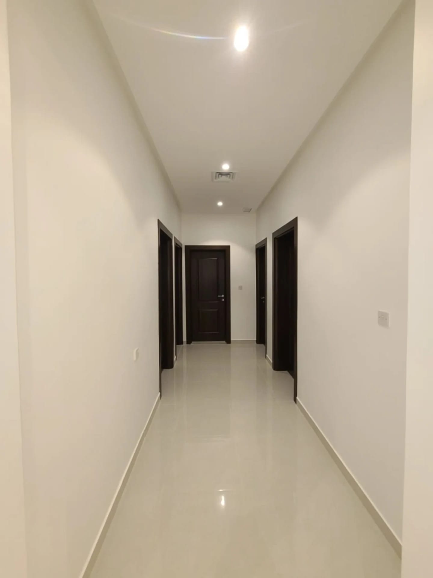 Photo 3: 4-bedroom apartment for rent in West Abdullah Al-Mubarak, Kuwait