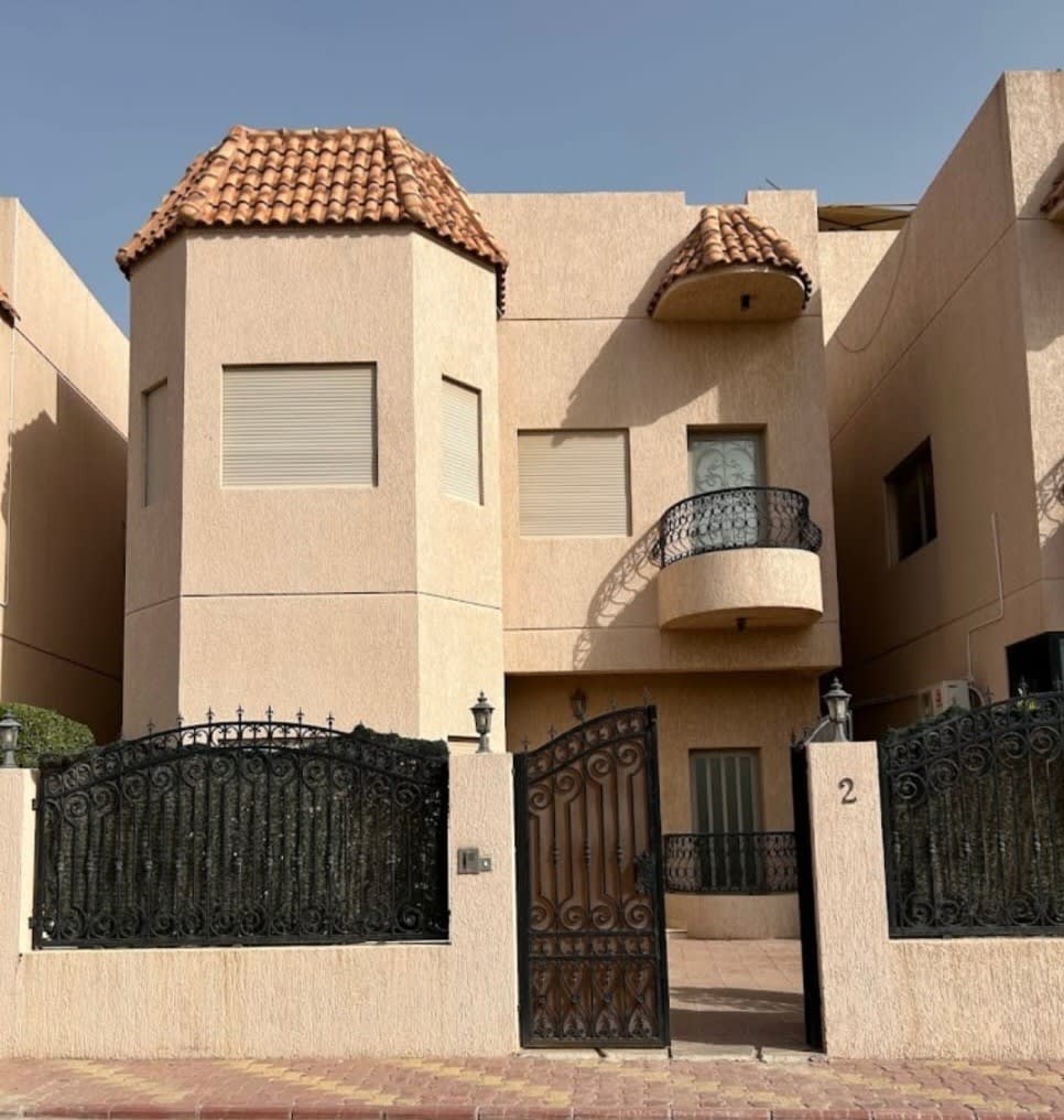 Photo 1: 5-bedroom villa for rent in Messila, Kuwait