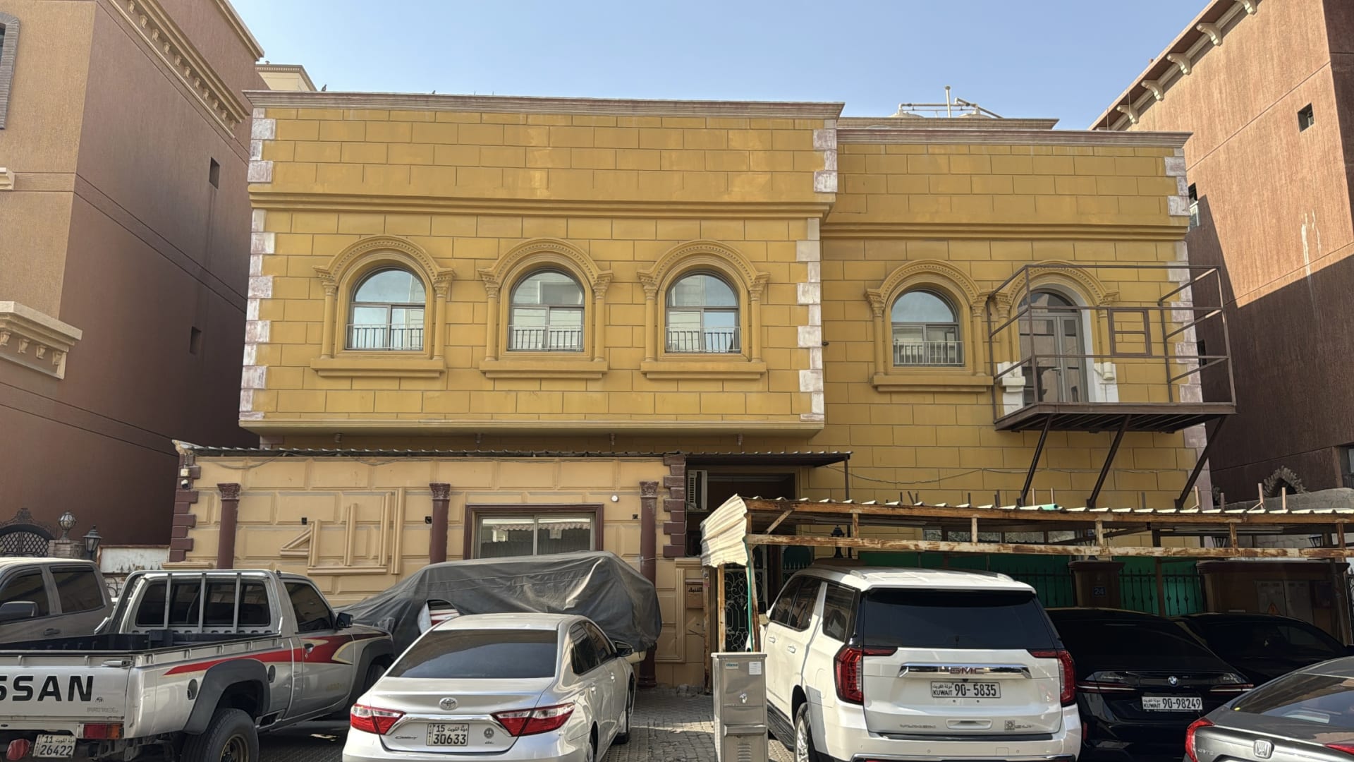 Photo 1: 7+-bedroom villa for rent in Abdullah Al-Mubarak Al-Sabah, Kuwait