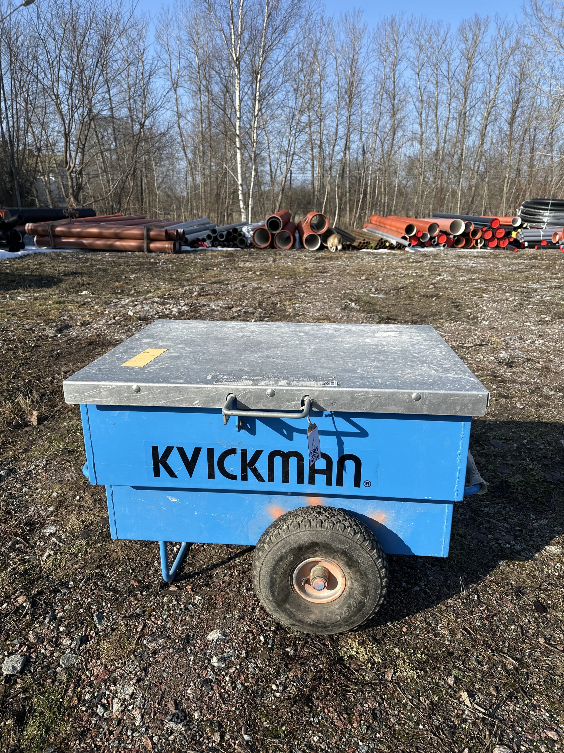 Materialvagn / verktygsvagn Kvickman med lock och hjul