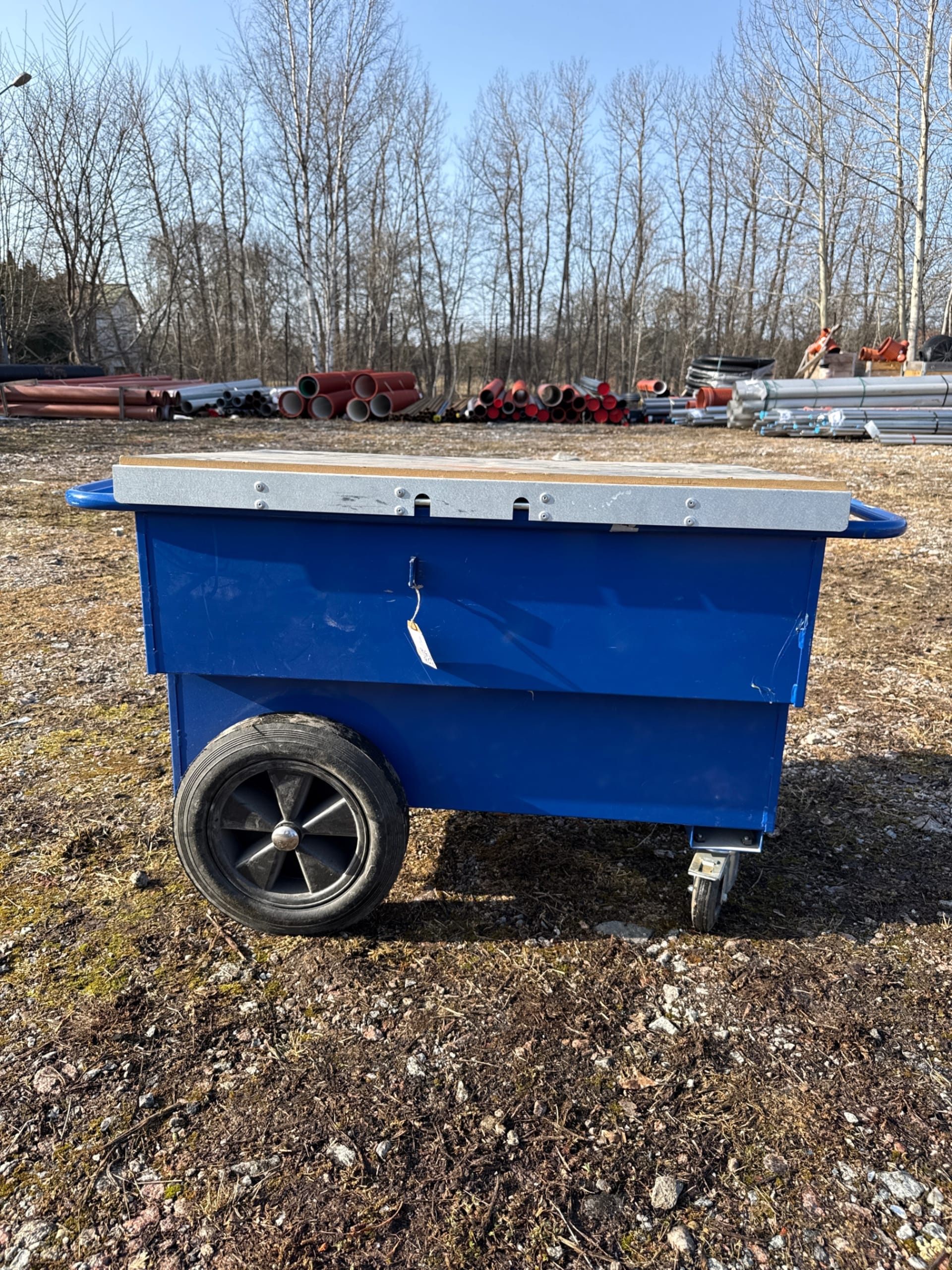 Kongamek Materialvagn / verktygsvagn med lock och hjul