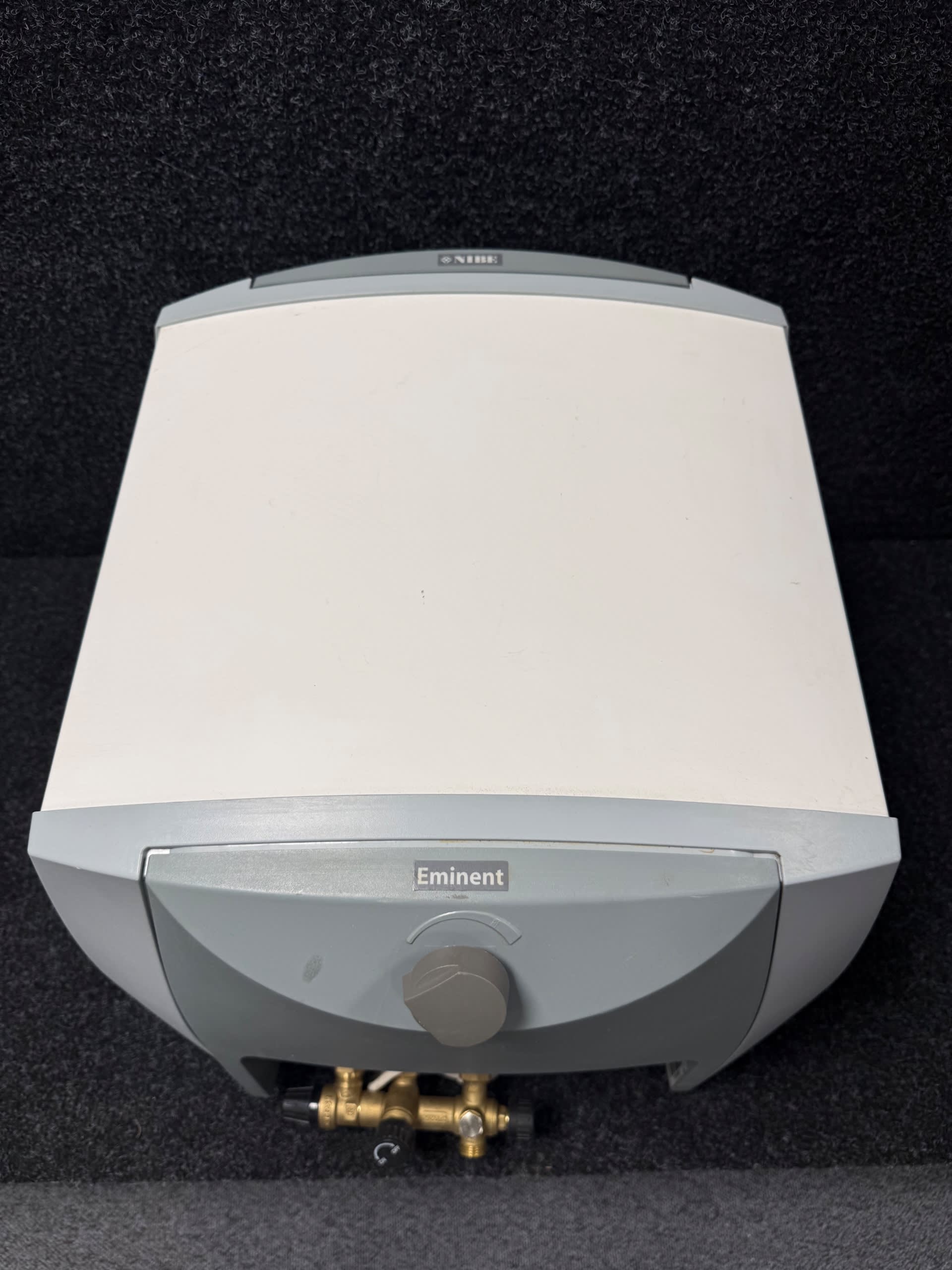 NIBE Eminent 35 L varmvattenberedare EVH 16-35-Cu – 3 kW