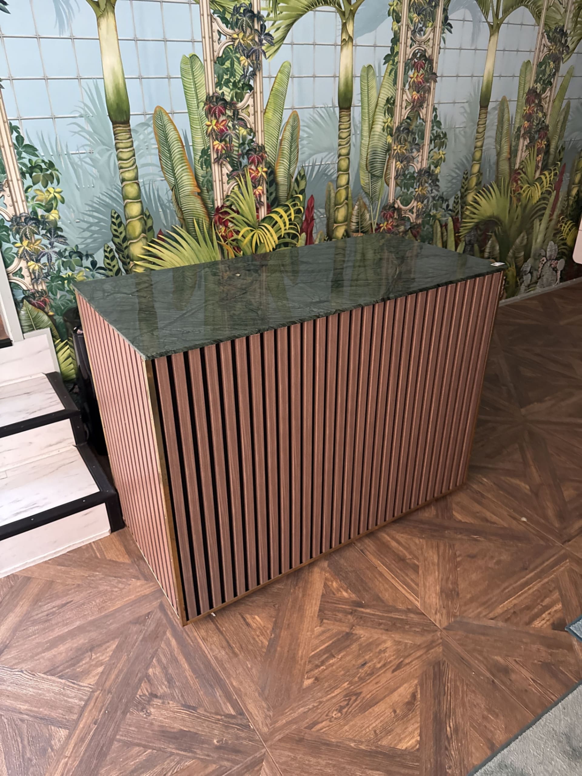 Receptionsdisk med riktig stenskiva