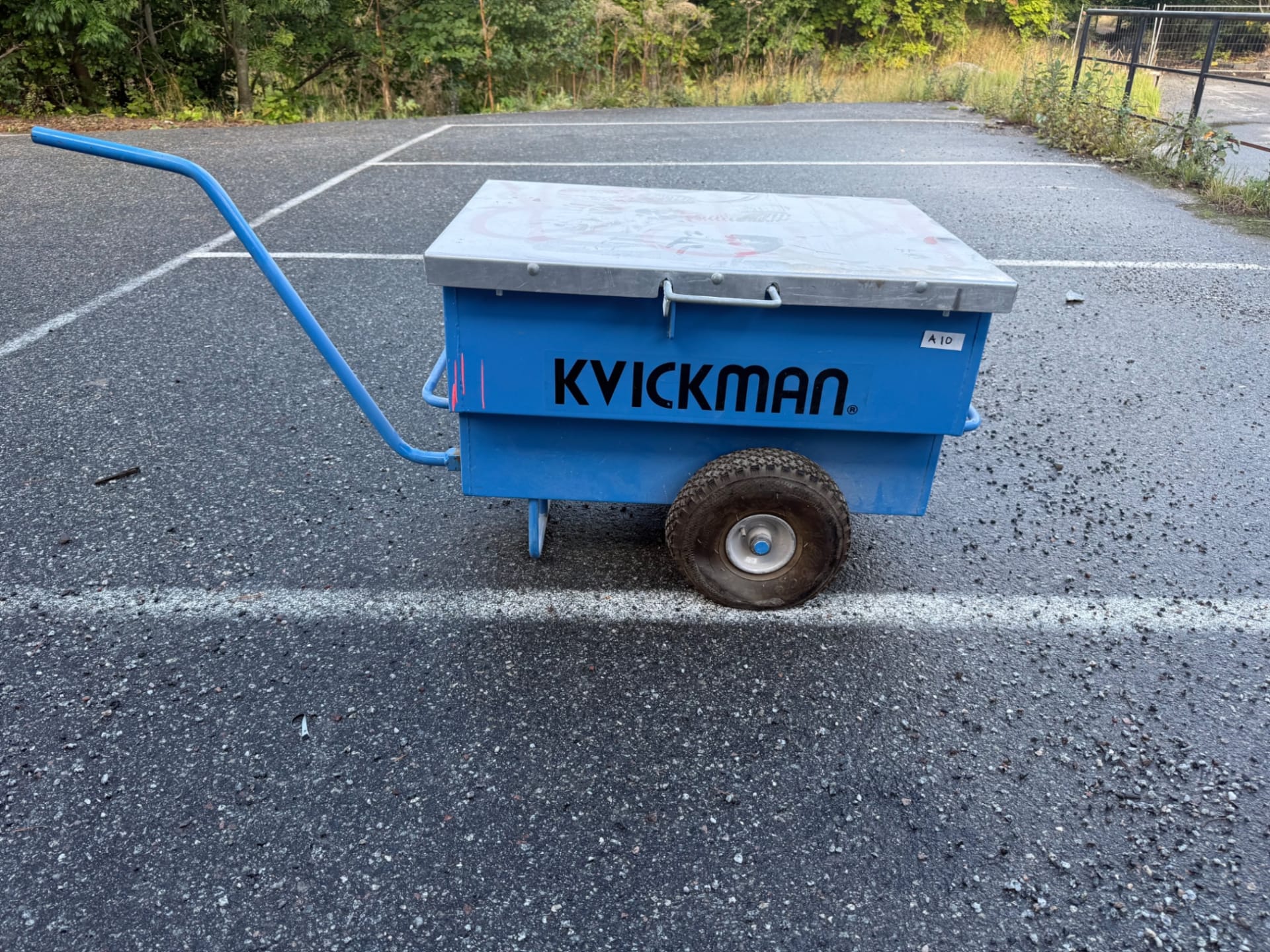 Kvickman materialvagn verktygsvagn med lock och draghandtag