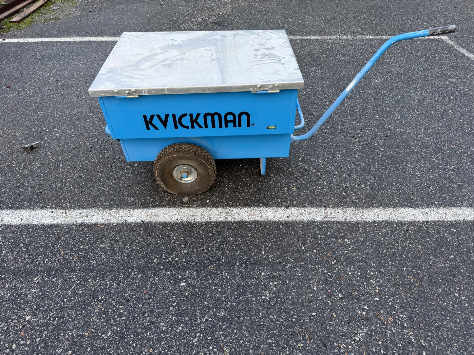 Kvickman materialvagn verktygsvagn med lock och draghandtag