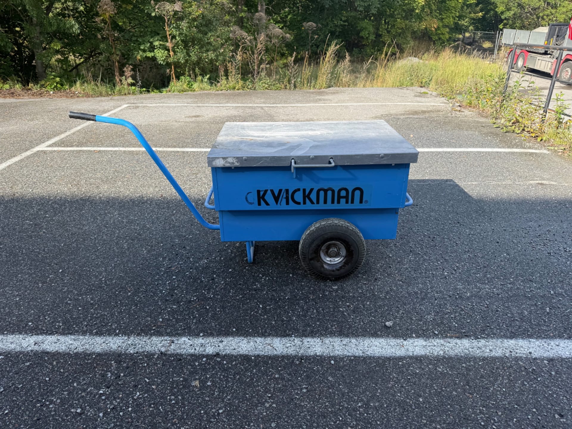 Kvickman materialvagn verktygsvagn med lock och draghandtag