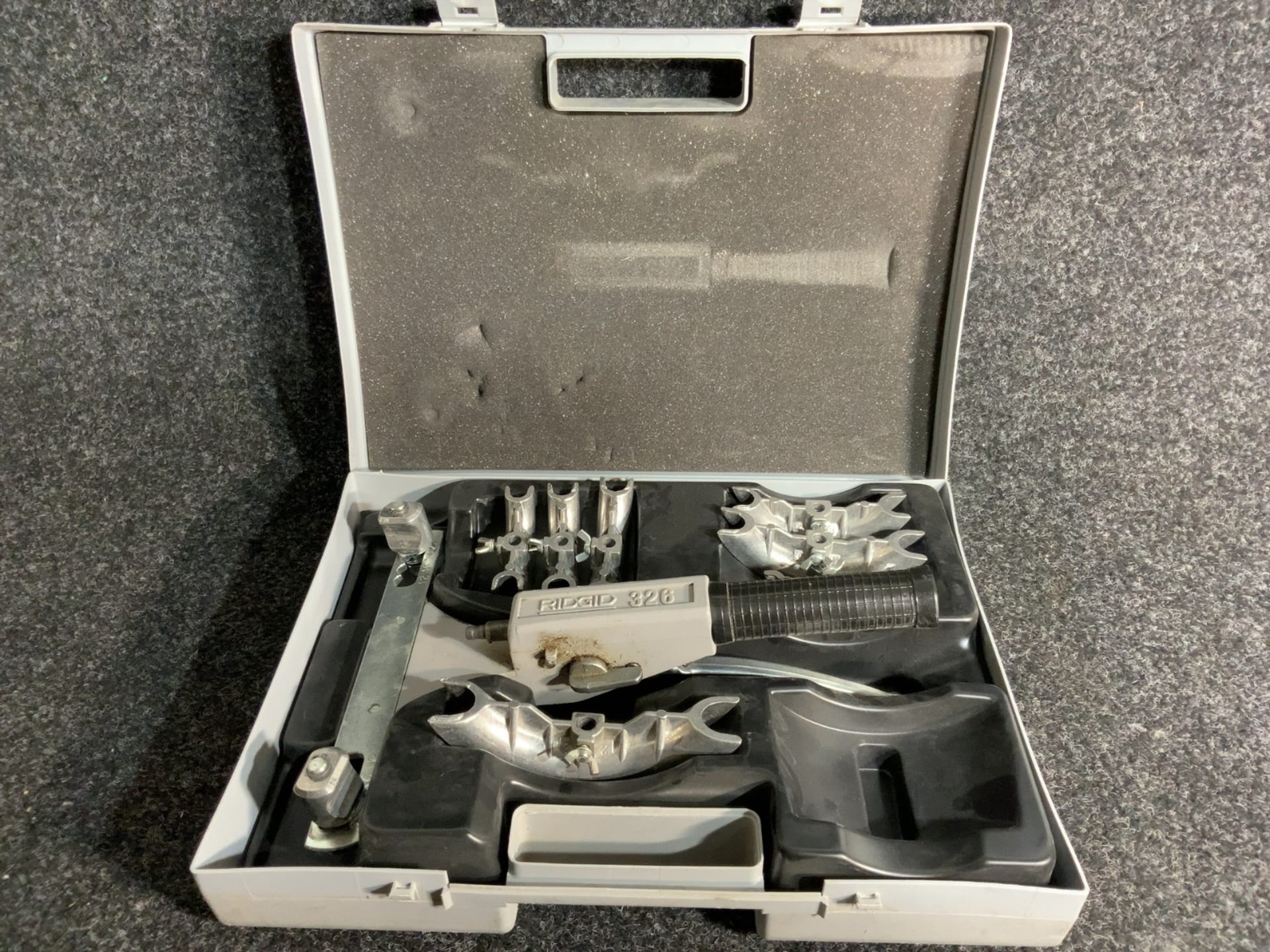 RIDGID 326 rörbockare med spärr och bockschabloner 10 till 22 mm