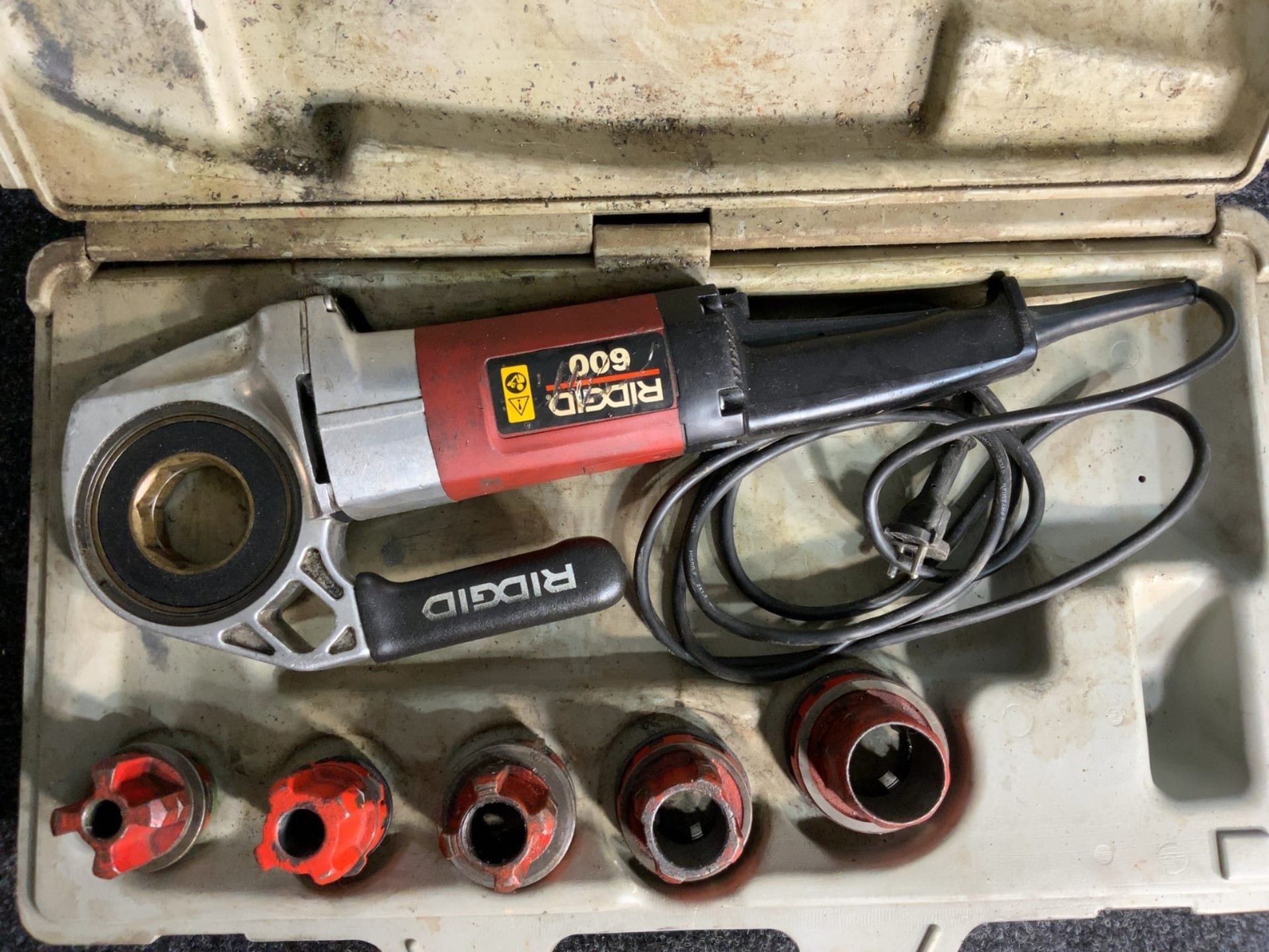 RIDGID 600 elektrisk gängmaskin rörgängare med gänghuvuden och väska