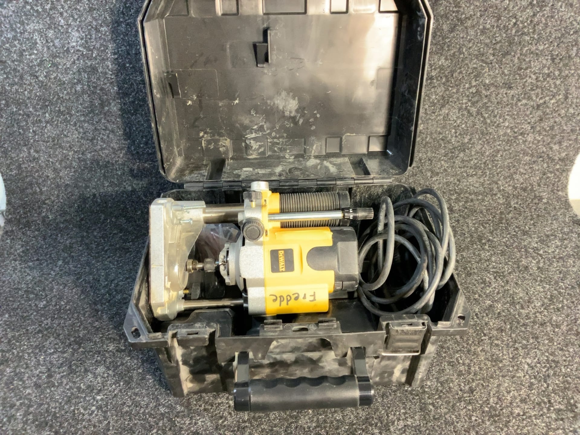DEWALT DW621K Fräsmaskin