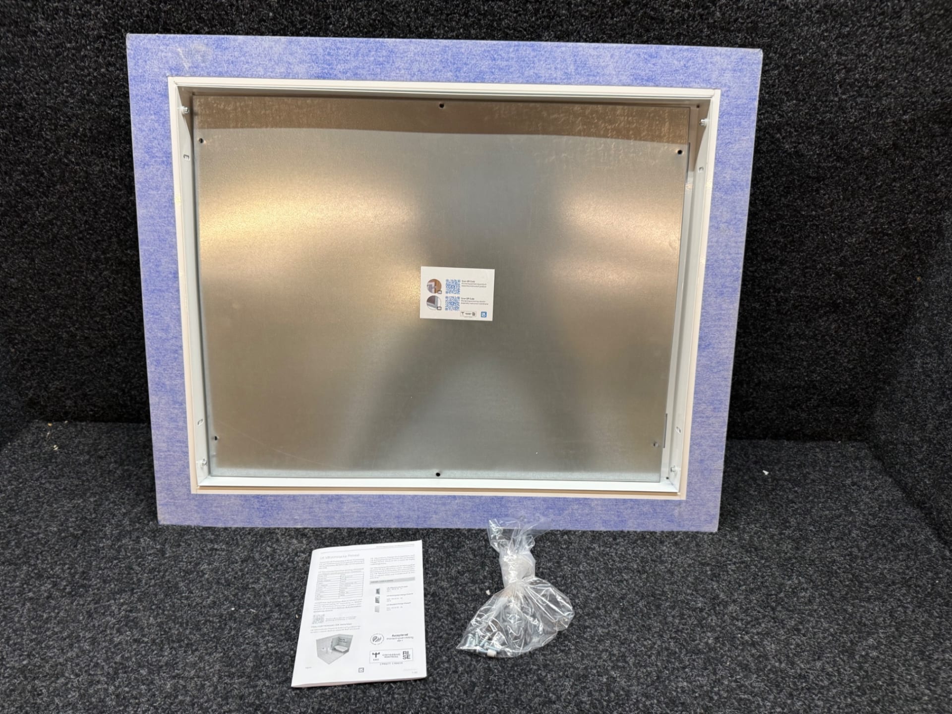 LK Våtrumslucka Preseal 700 x 550 mm inspektionslucka servicelucka RSK 1882639 Returgods