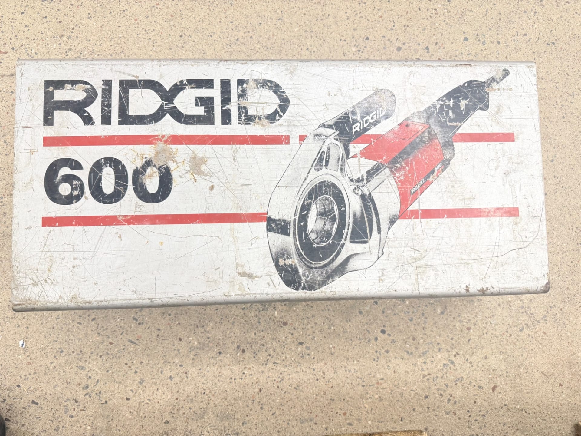 RIDGID 600 Elektrisk Rörgängmaskin – Med 6 st gänghuvuden och metallväska
