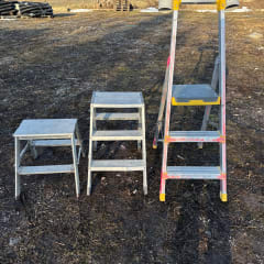 Parti trappstegar och pallbockar i aluminium 3 st