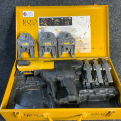 REMS Akku Press ACC pressmaskin med 6 st M pressbackar M12 M15 M18 M22 M28 M35 utan batteri och laddare