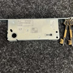 ASSA ABLOY 911 Connect låshus instickslås för dörr med 3 nycklar