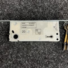 ASSA ABLOY 911 Connect låshus instickslås för dörr med 3 nycklar