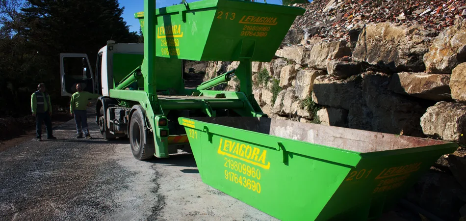 >Recolha e Triagem de RCD