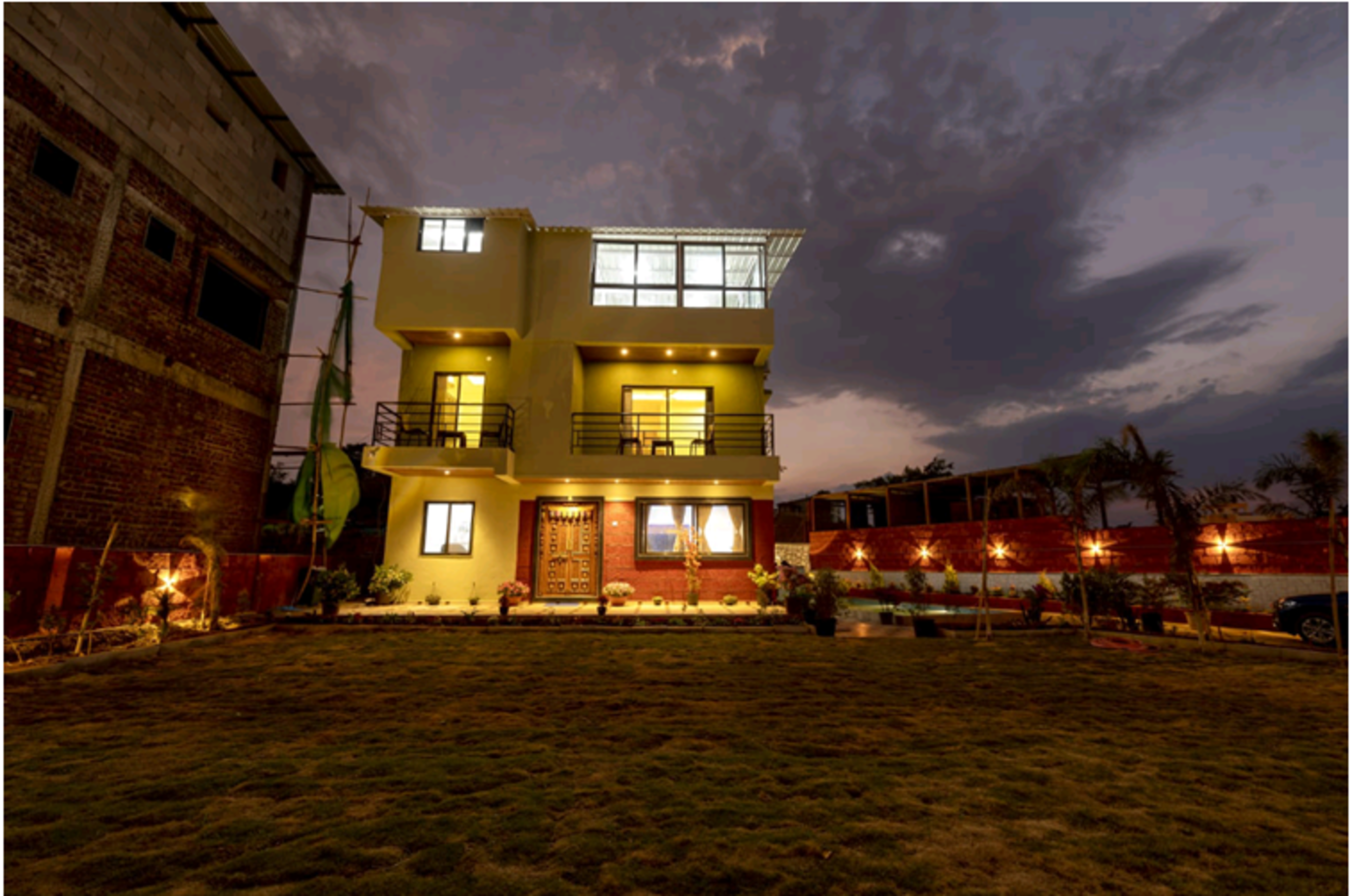 Lavish Escape Manor gallery image Professional Cook in Near Mapro Garden, Mahabaleshwar