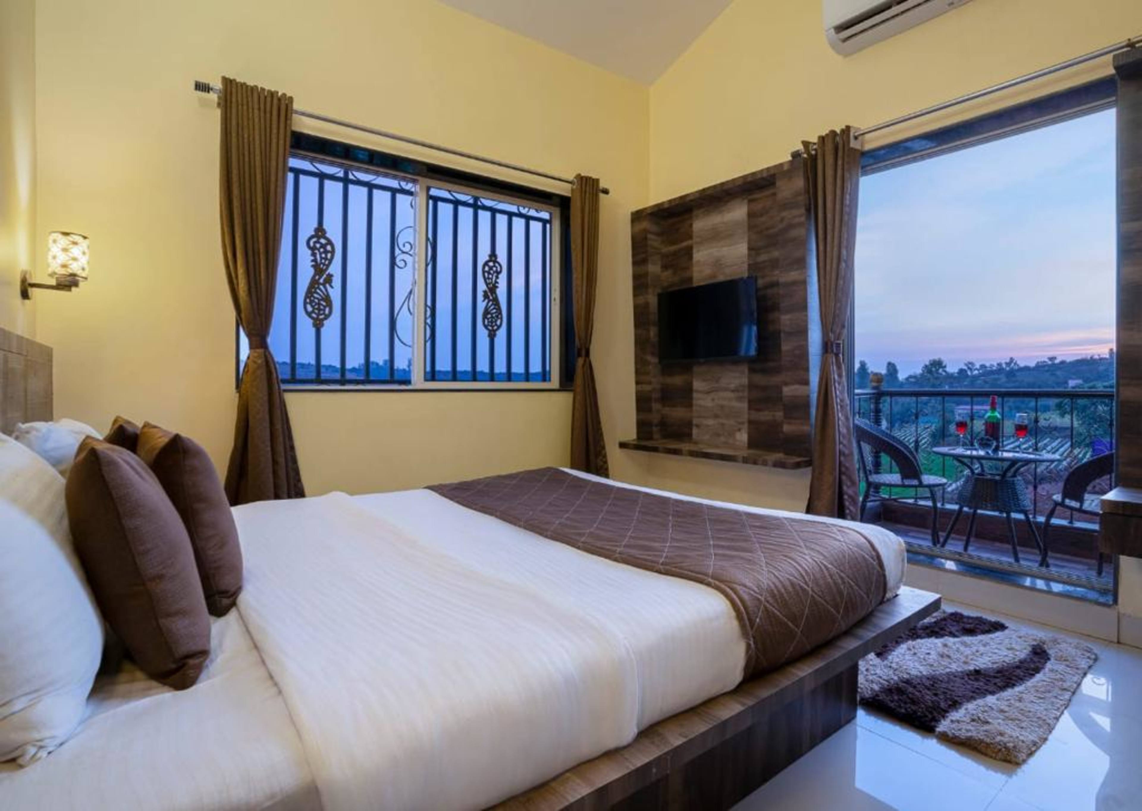 Sunset Retreat gallery image Mountain View in Near Mapro Garden, Mahabaleshwar