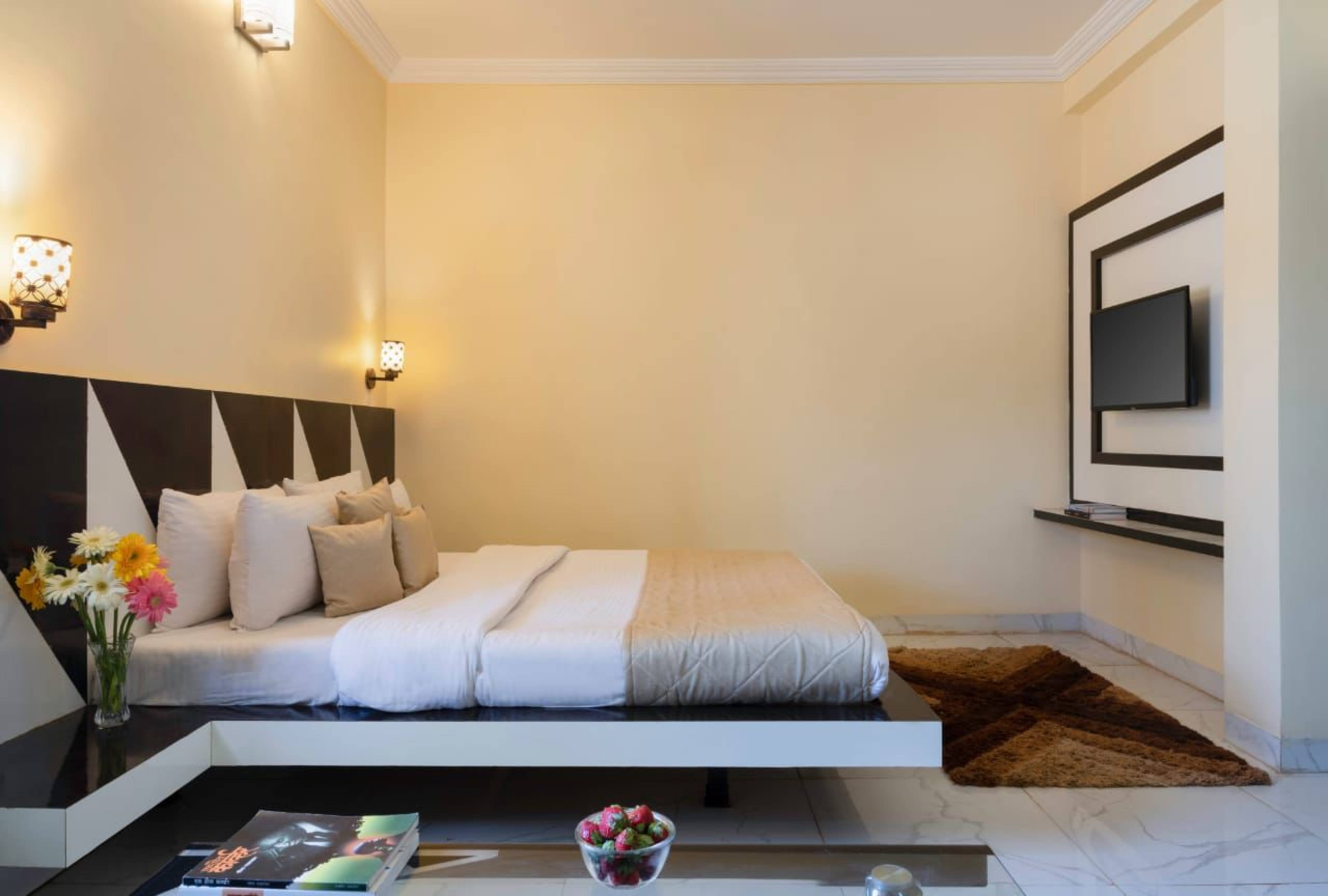 Sunset Retreat gallery image WiFi in Near Mapro Garden, Mahabaleshwar
