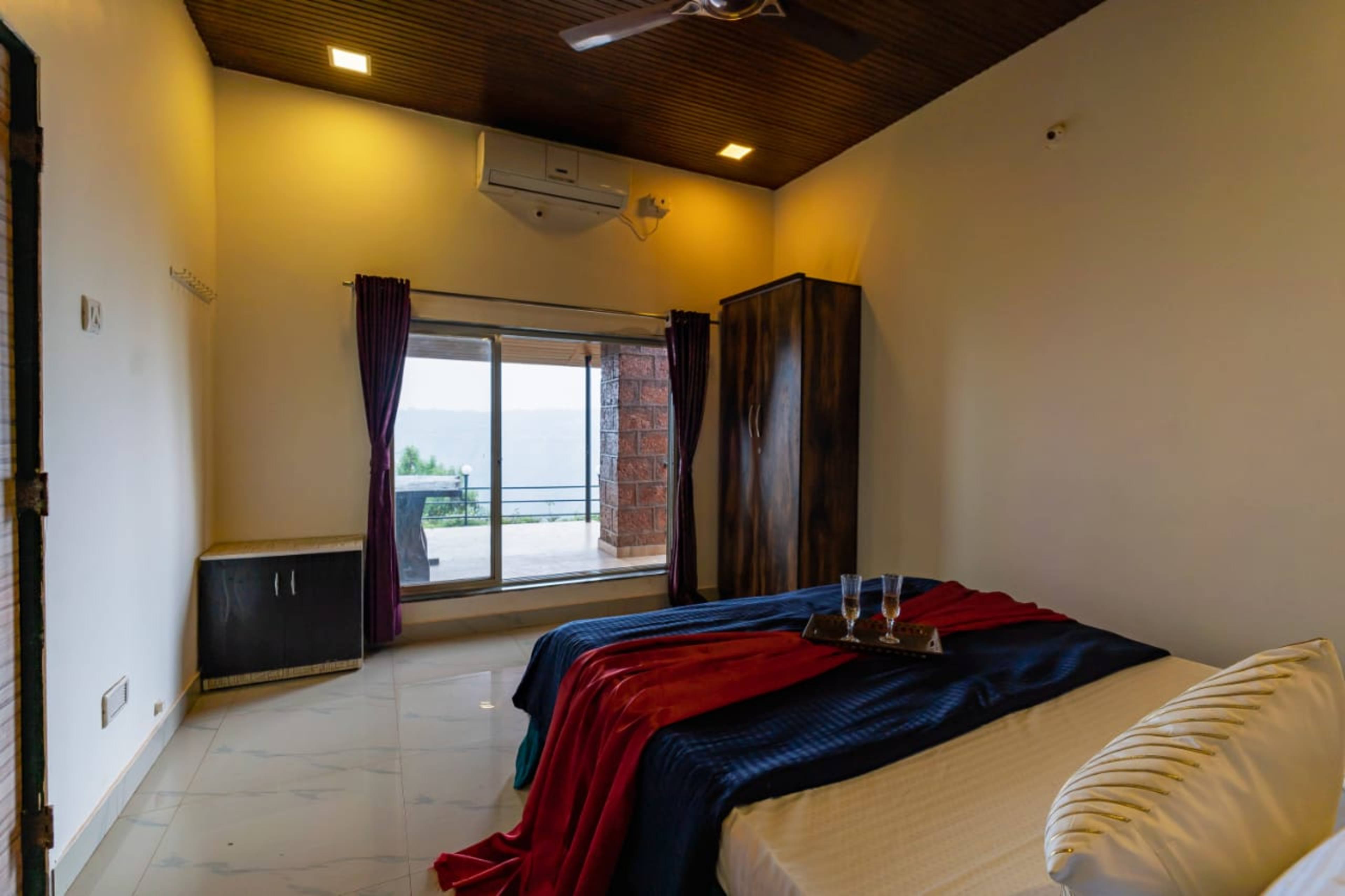 Garden Palace gallery image Manicured Garden in Satara Mahabaleshwar Road, Mahabaleshwar