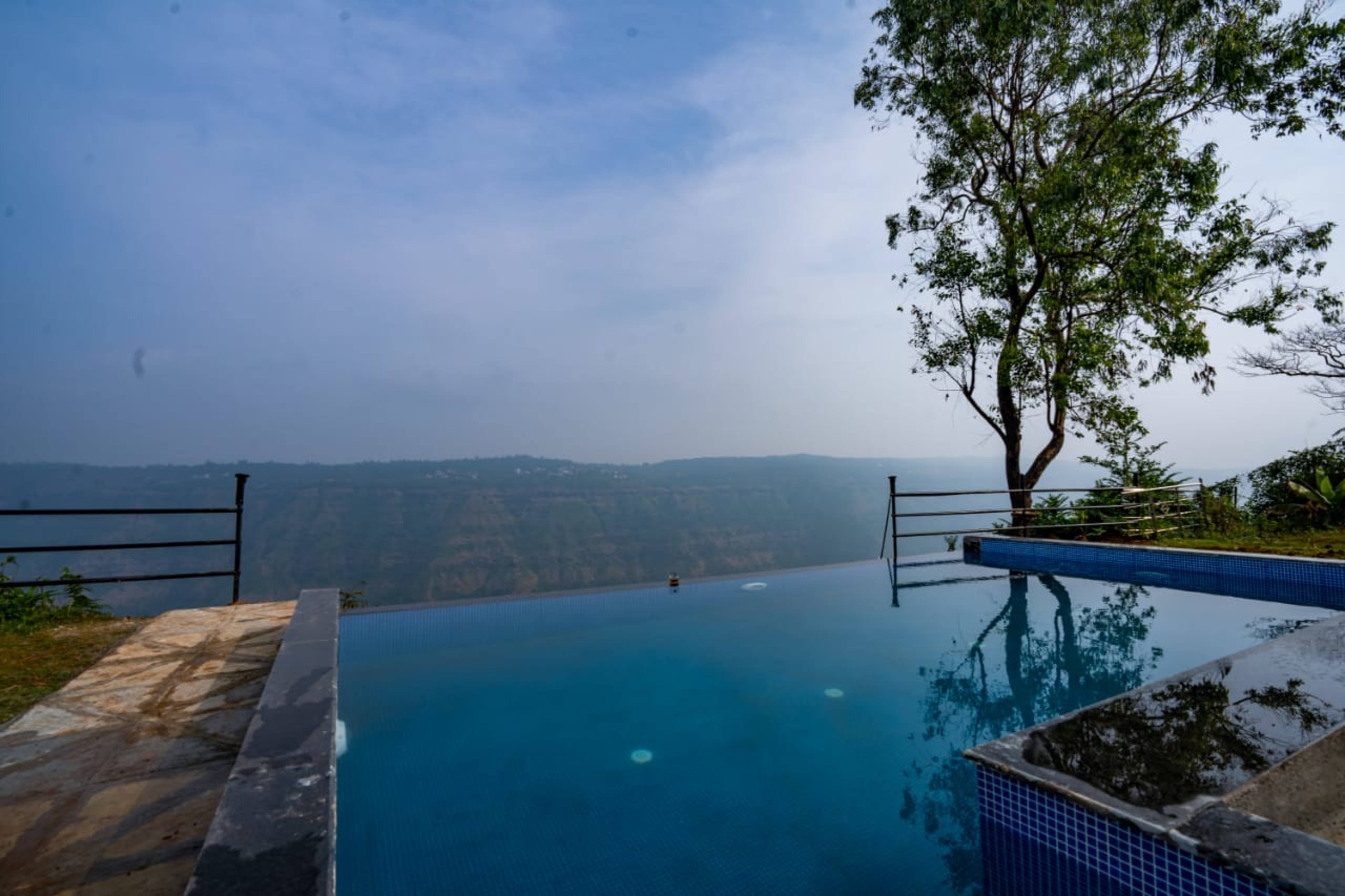 Garden Palace gallery image WiFi in Satara Mahabaleshwar Road, Mahabaleshwar