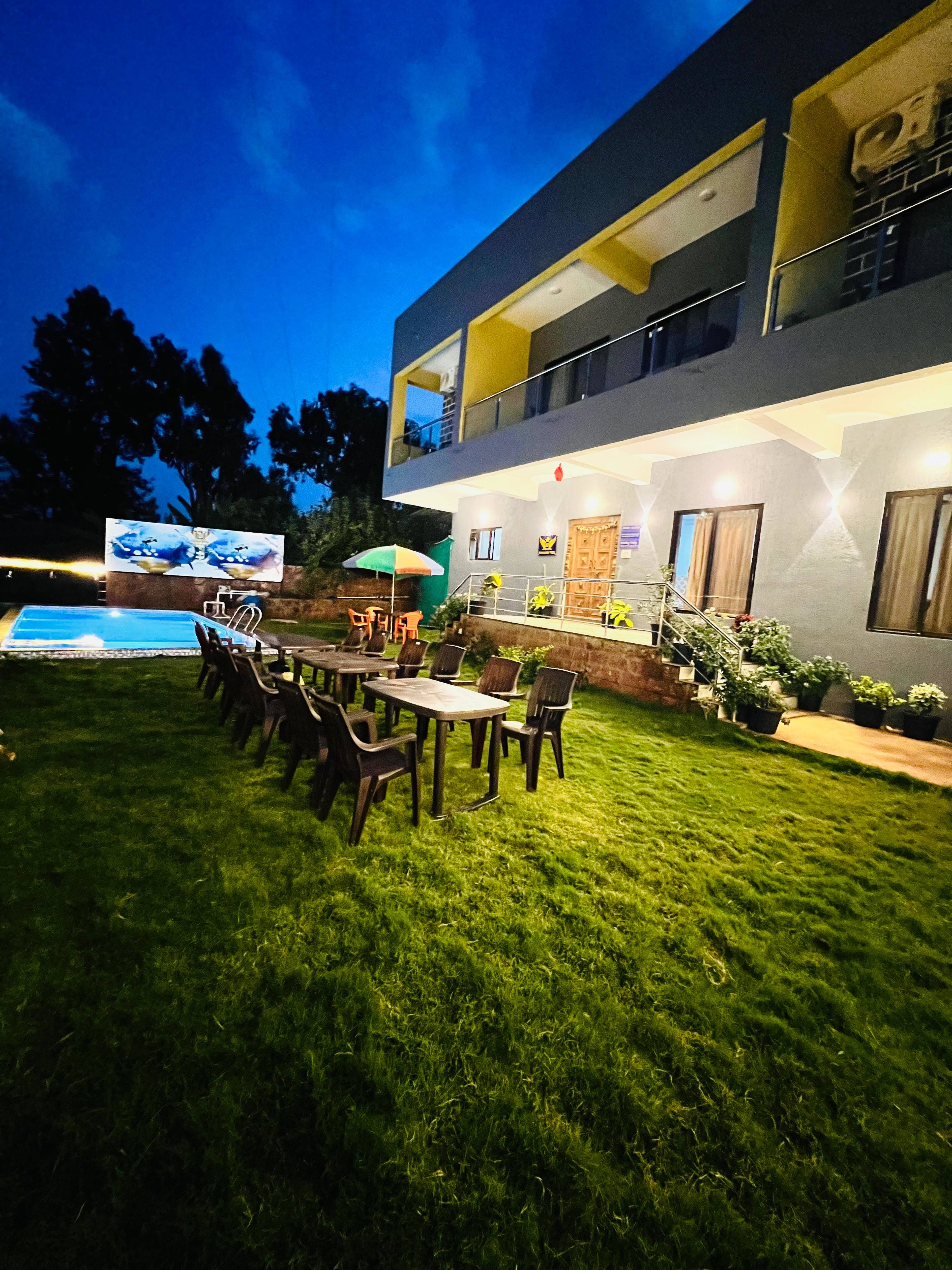 Adventure Lodge gallery image Badminton Court in Panchgani Mahabaleshwar Road, Mahabaleshwar