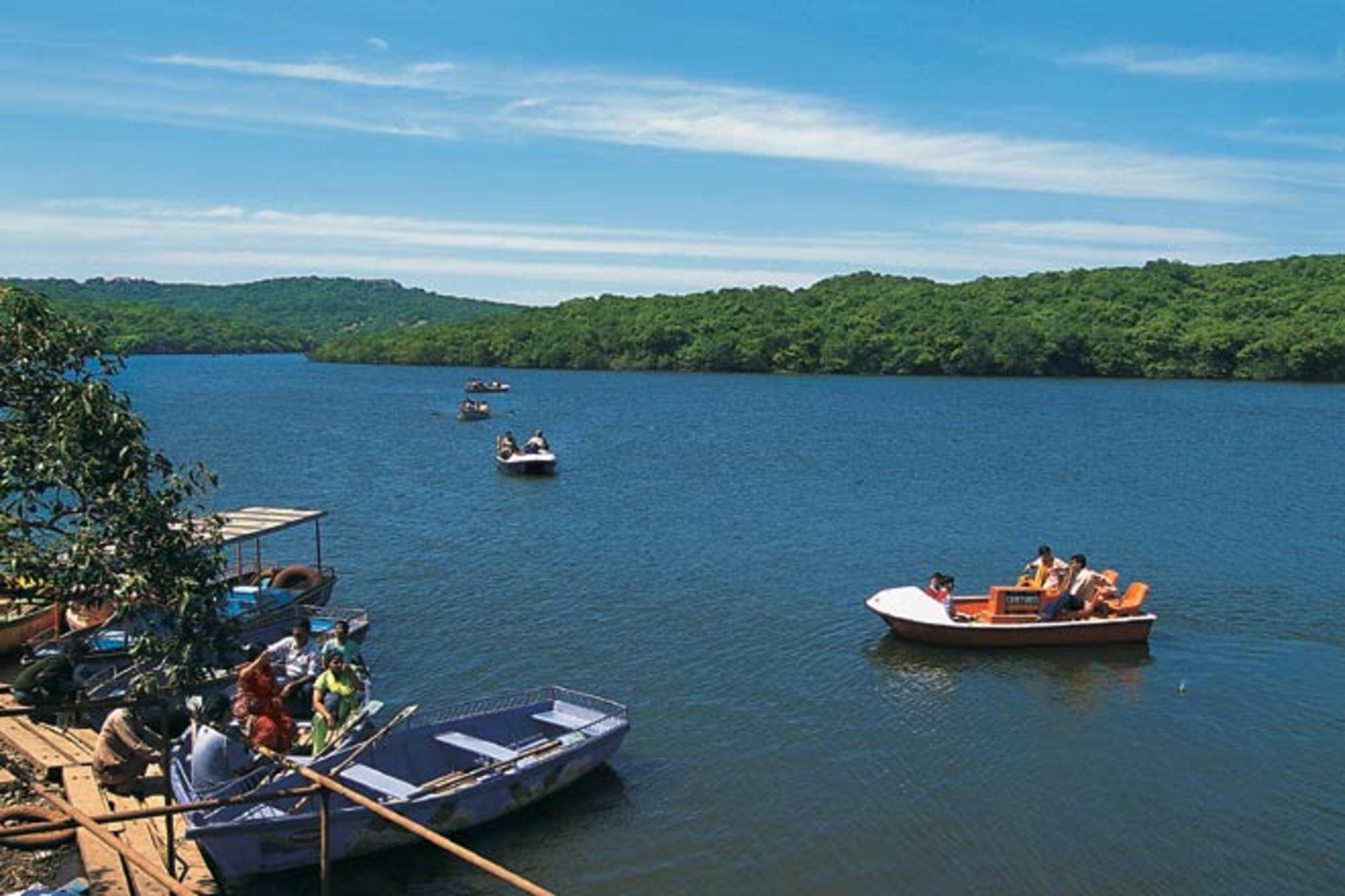 Venna Lake Mahabaleshwar: Boating, Lakeside Food, Horse Rides and How to Actually Enjoy All of It travel guide cover in Mahabaleshwar