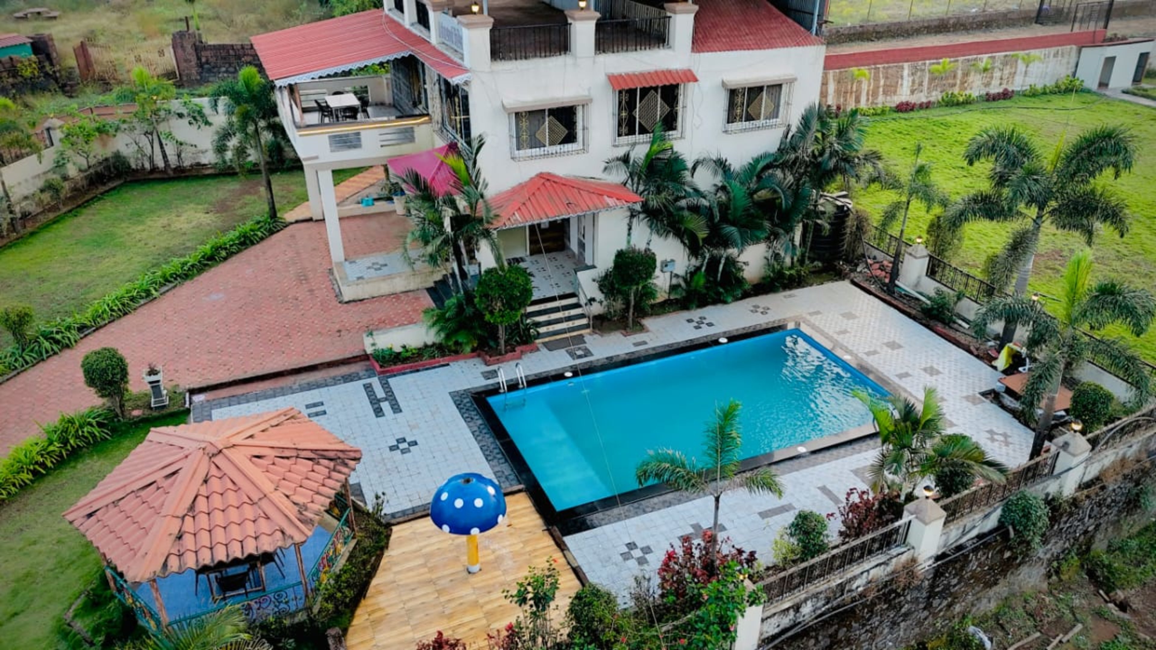 Modern Essence Villa luxury villa hero image with premium amenities in Mahabaleshwar