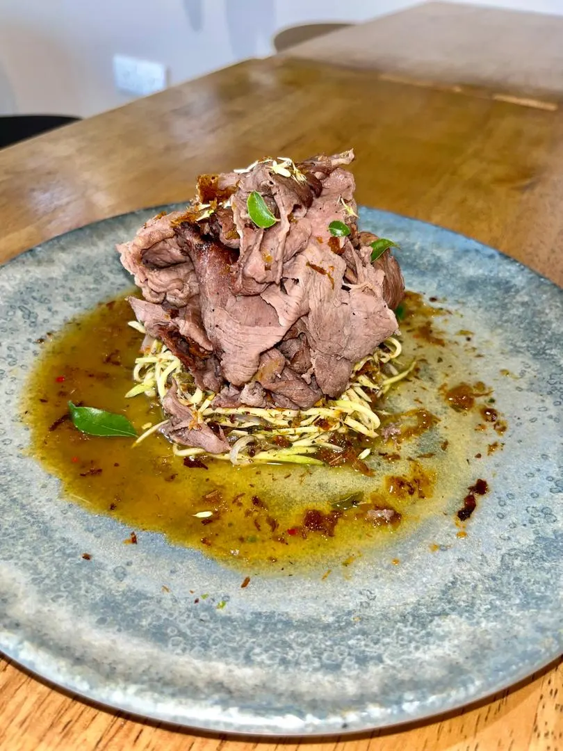 Dua Meja, Chow Kit: Grilled Beef & Mango Salad
