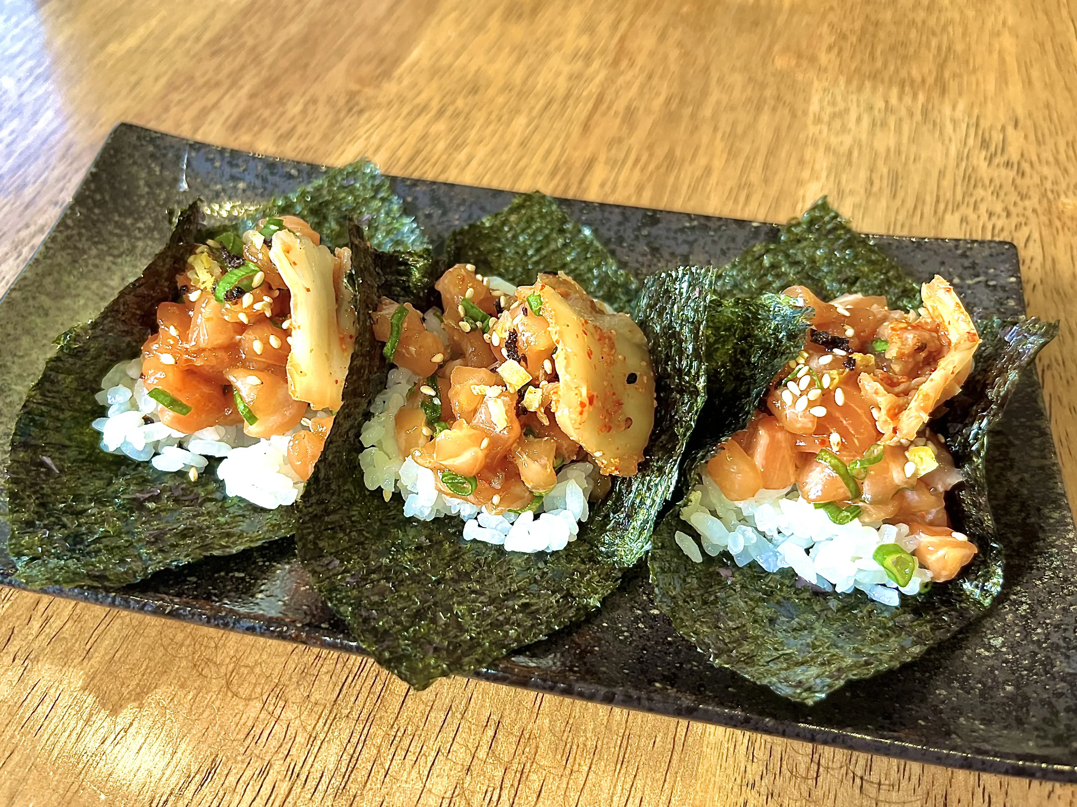Dua Meja, Chow Kit: Salmon Tartare Temaki 