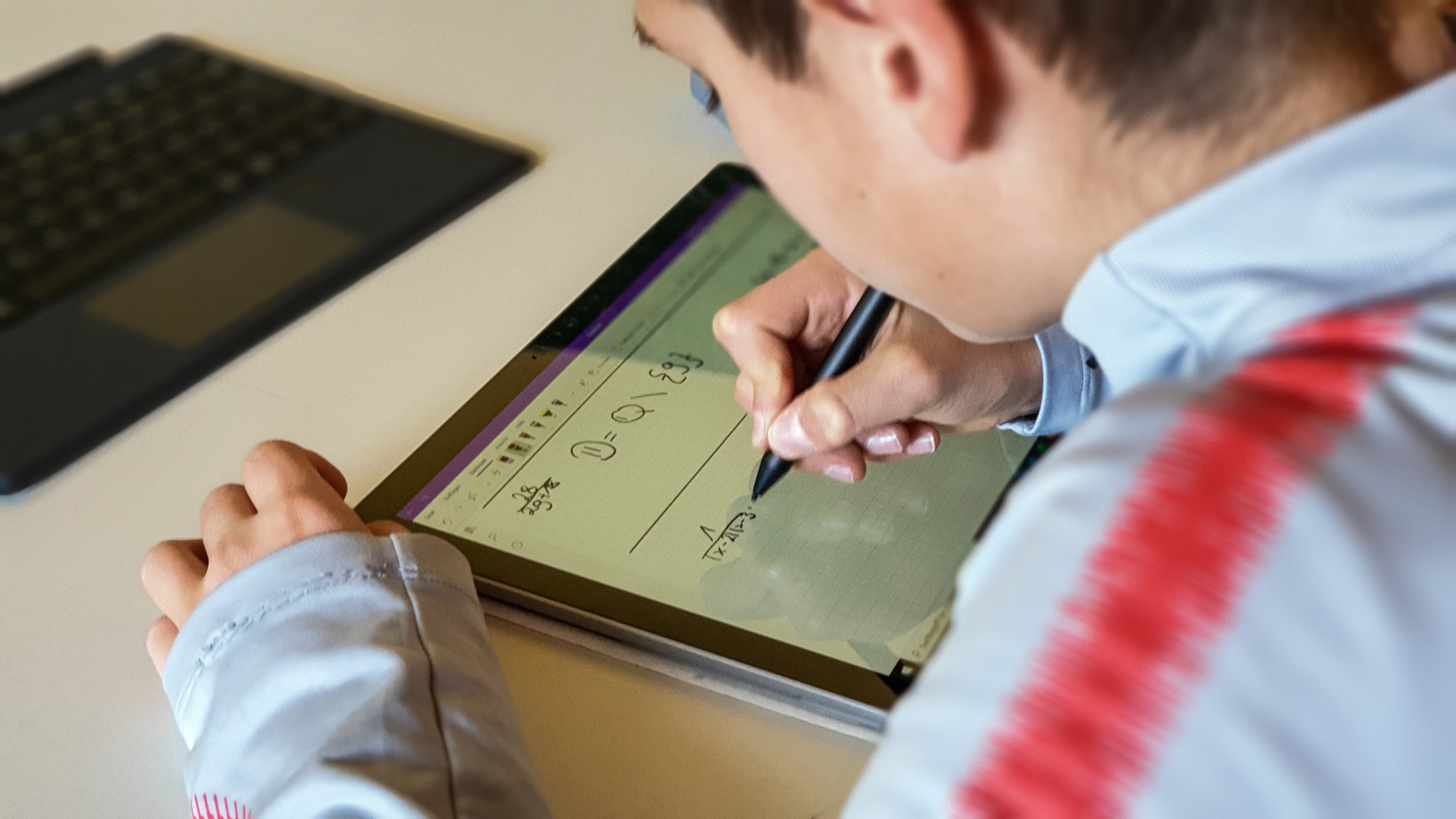 Thanks to the digital pen, handwriting is not neglected