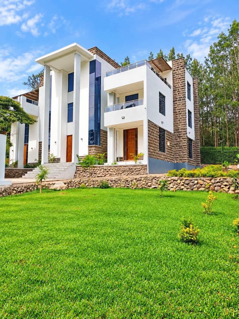 6 Bedroom Mansion for Sale in Karen , Nairobi City 165 M preview 3