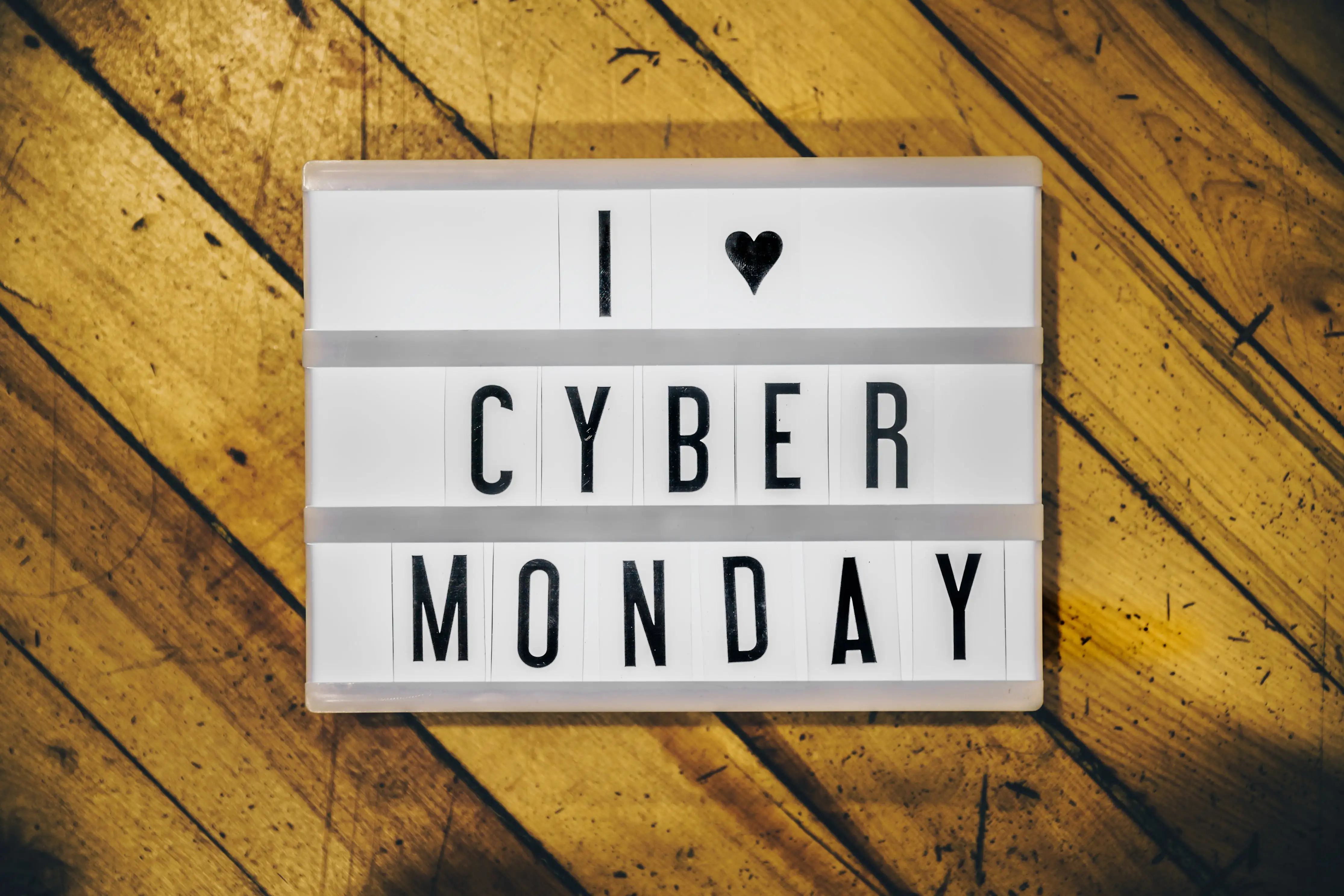 best-cyber-monday-home-office Black Friday vs. Cyber Monday: What's Actually Different?