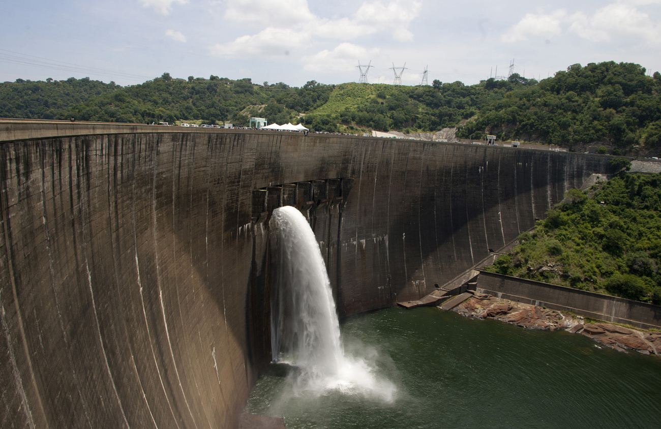 Milliókat fenyeget a világ legnagyobb víztározója - ClimeNews - Kariba-gát - Fotó: JEKESAI NJIKIZANA / ... / GETTY Milliókat fenyeget a világ legnagyobb víztározója - ClimeNews - Kariba-gát - Fotó: JEKESAI NJIKIZANA / ... / GETTY