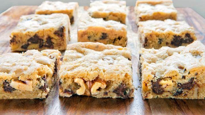 Walnut Blondies