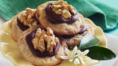 Walnut Cookies with Chocolate Ganache