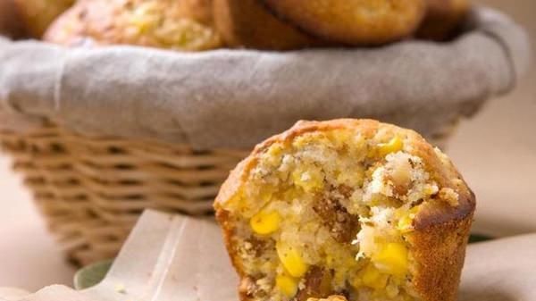 Cornbread-Walnut Muffins