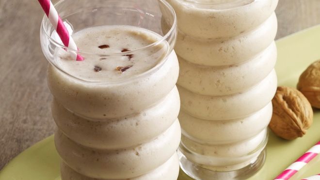 Walnut-Date Smoothie