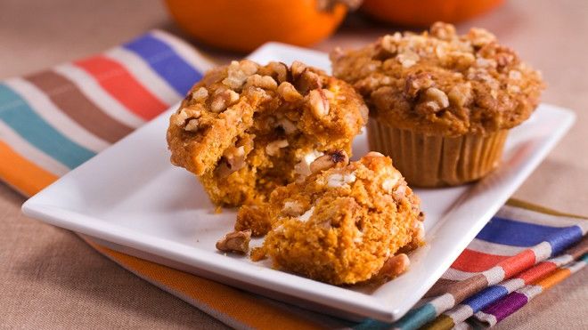 Pumpkin Walnut Cream Cheese Muffins