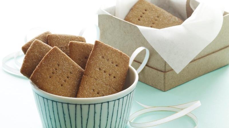 Walnut-Maple Graham Crackers