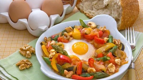 Walnutty Egg and Bell Pepper Gratin