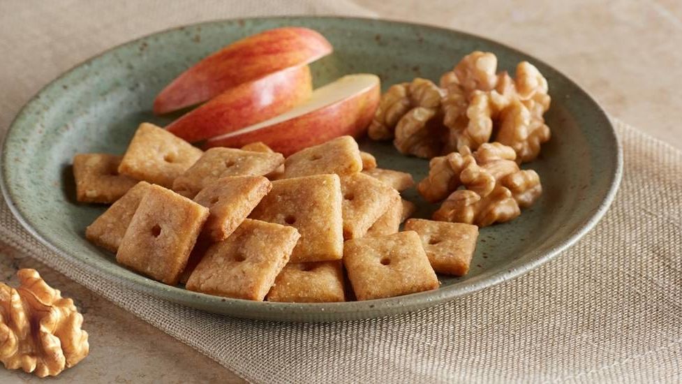 Crunchy Cheddar Walnut Crackers